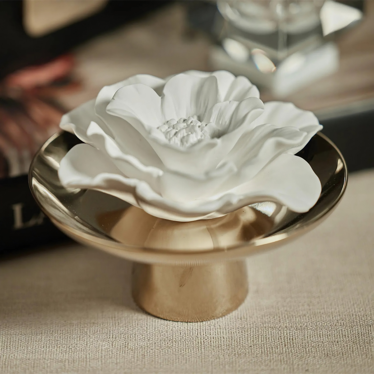 Calm Porcelain Diffuser - White Flowers