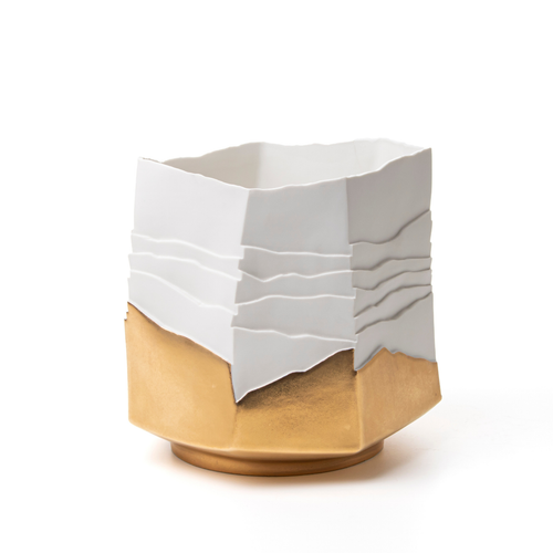 Erosum Short Porcelain & Gold Vase