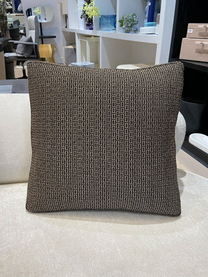 BOXED SQUARE PILLOW